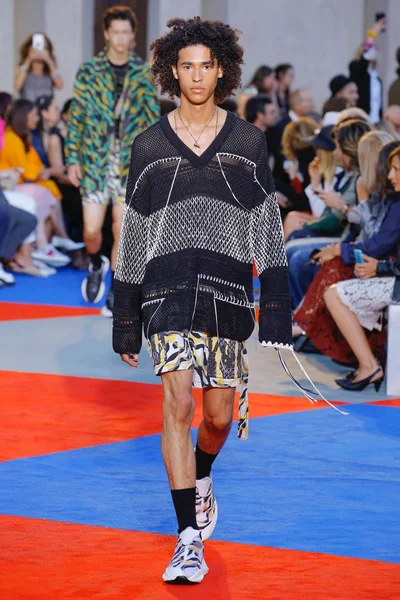 Look 12